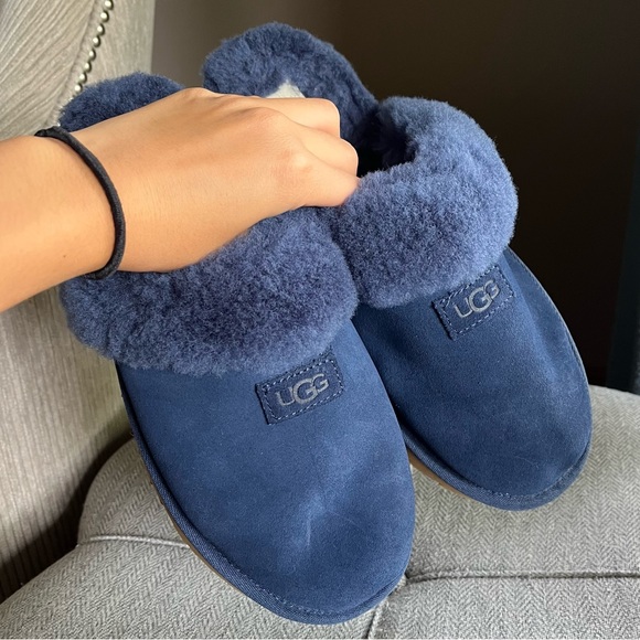 UGG genuine shearling cozy suede slipper - Picture 4 of 5